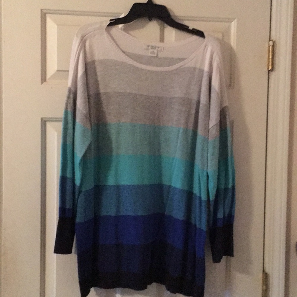 Liz Claiborne pullover top